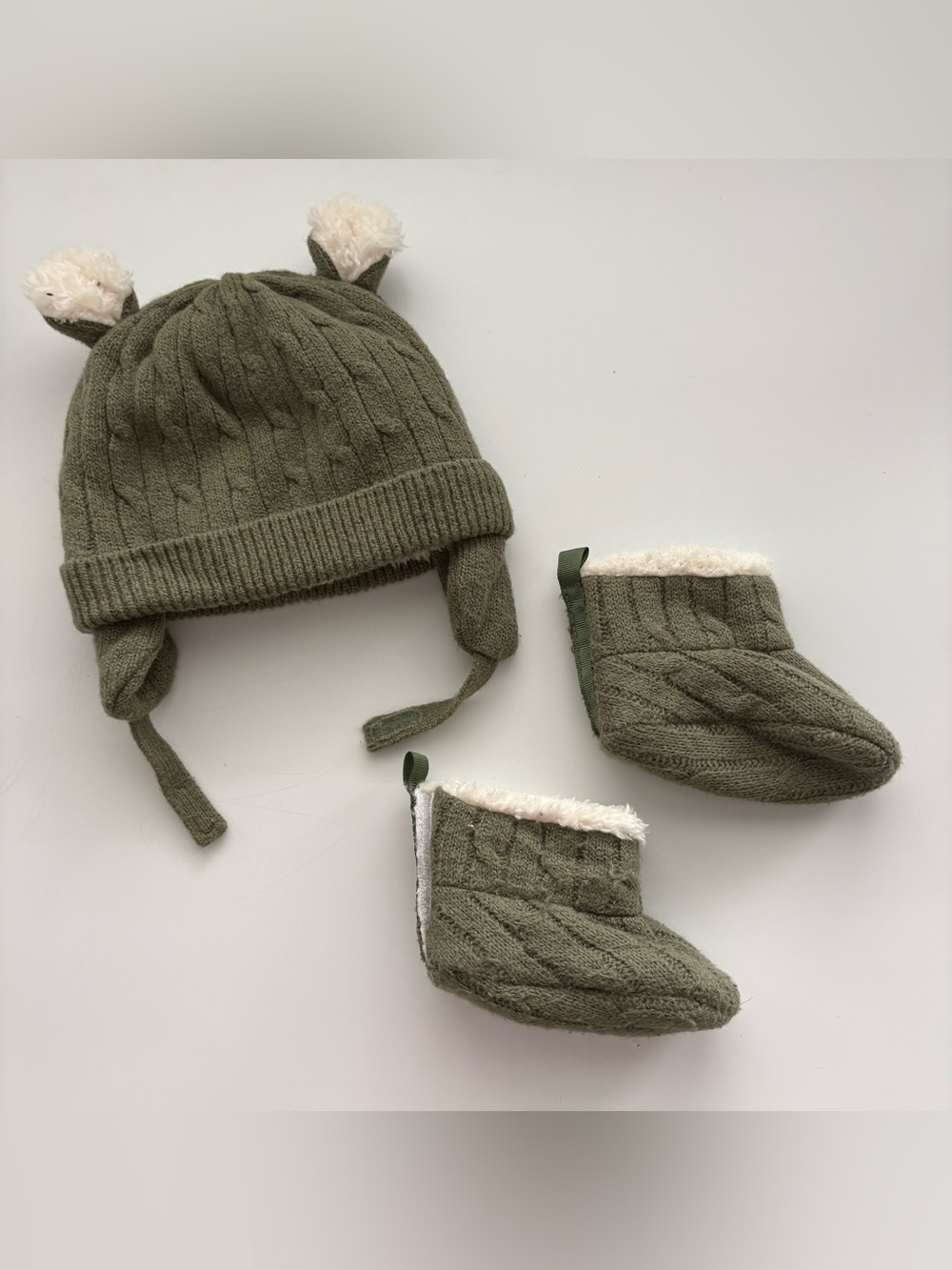 Baby Gap Toque & Booties 6-12M